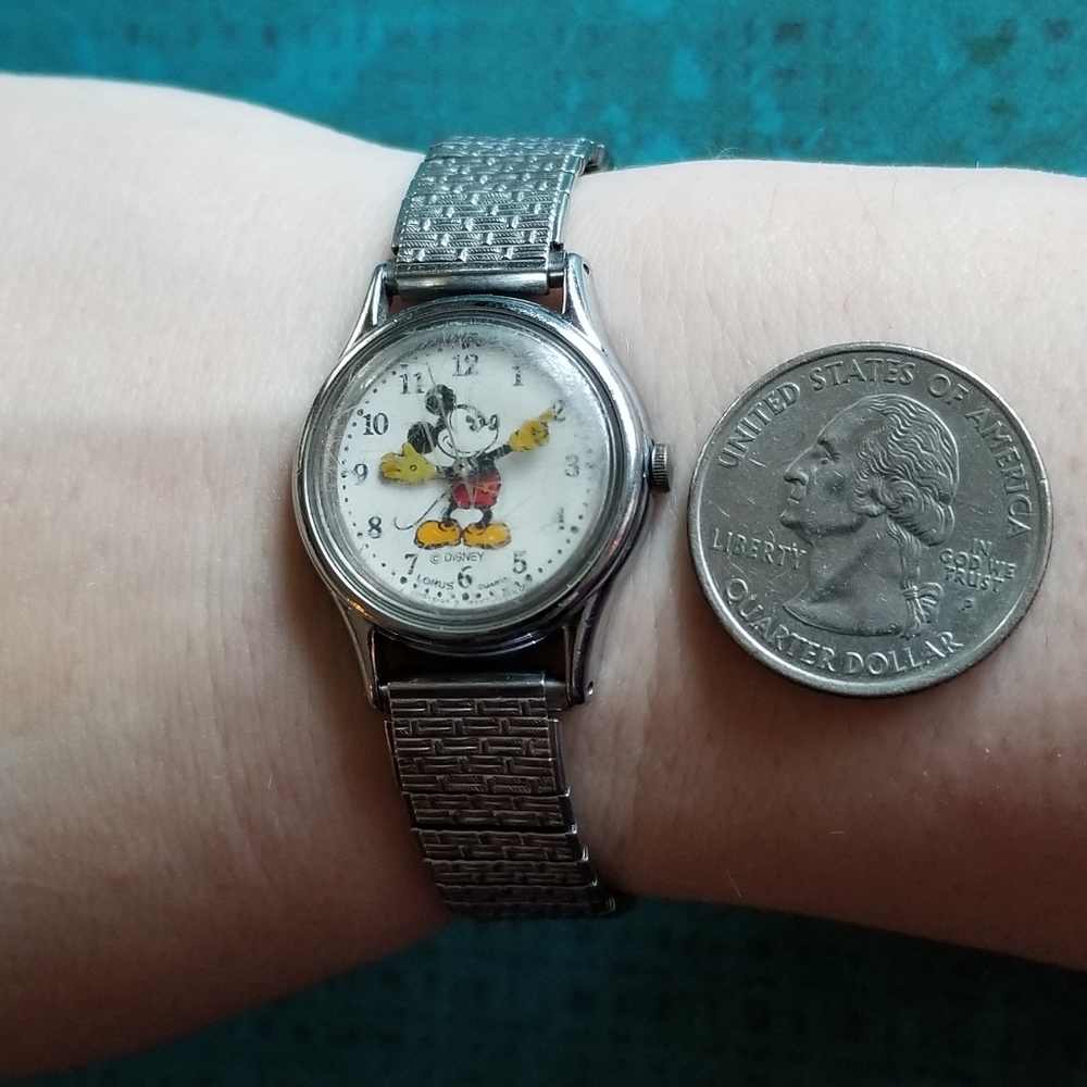 Vintage Mickey Mouse wristwatch Lorus Disney ladies silver tone quartz - Picture 3 of 15